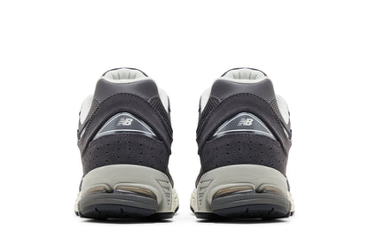 New Balance 2002R Monochrome Pack Grey sneaker afbeelding 6 - stylecode M2002RFL