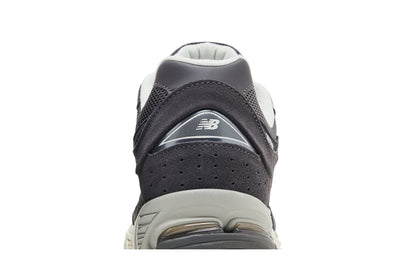 New Balance 2002R Monochrome Pack Grey sneaker afbeelding 7 - stylecode M2002RFL