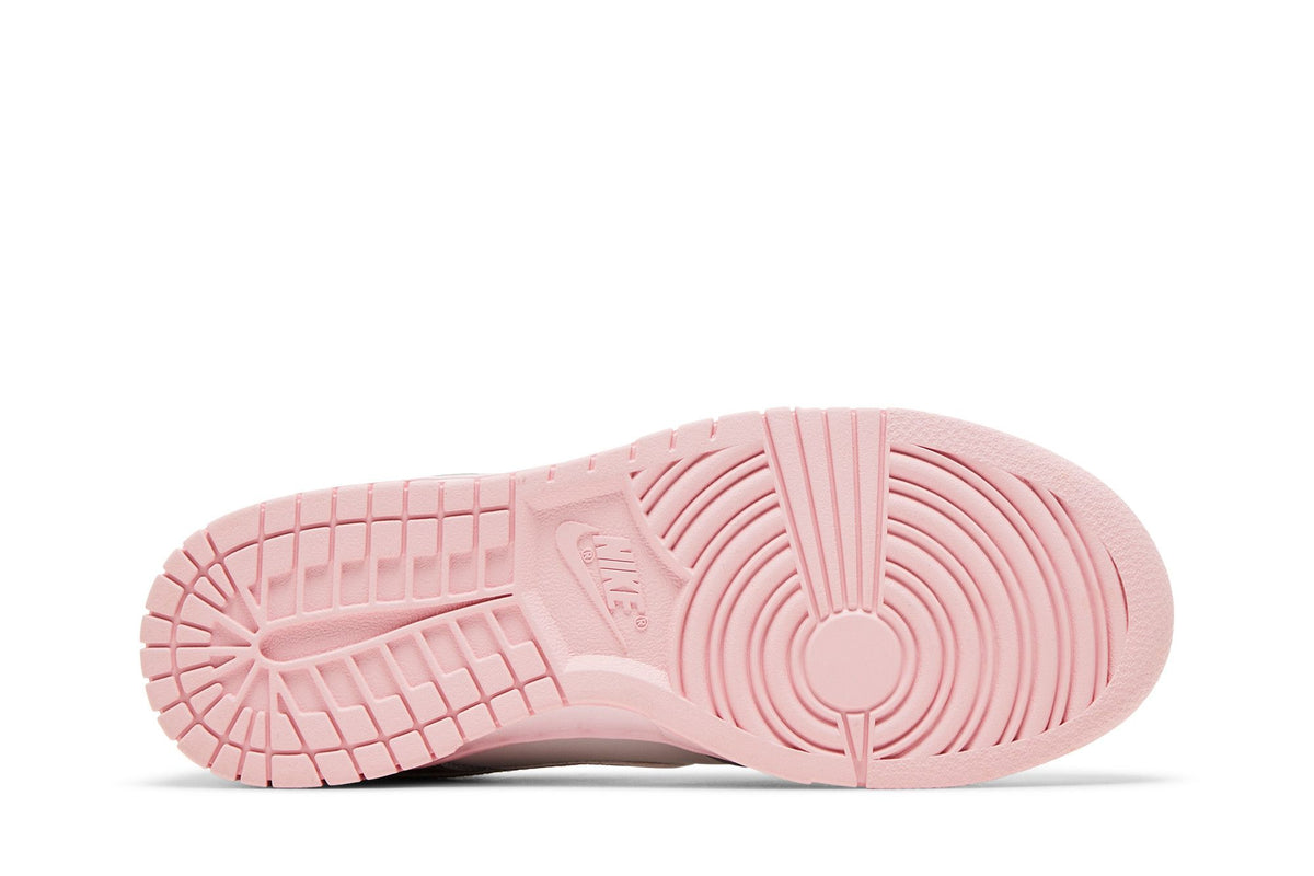 Nike Dunk Low LX Metallic Silver Pink Foam (Women's) sneaker afbeelding 4 - stylecode HM3698-006
