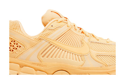 Nike Zoom Vomero 5 Celestial Gold sneaker afbeelding 2 - stylecode HF5493-200