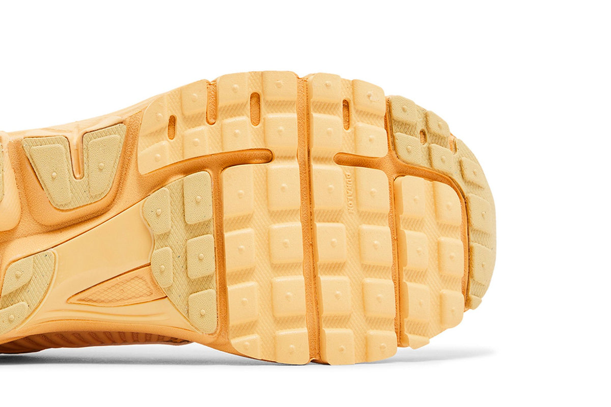 Nike Zoom Vomero 5 Celestial Gold sneaker afbeelding 5 - stylecode HF5493-200