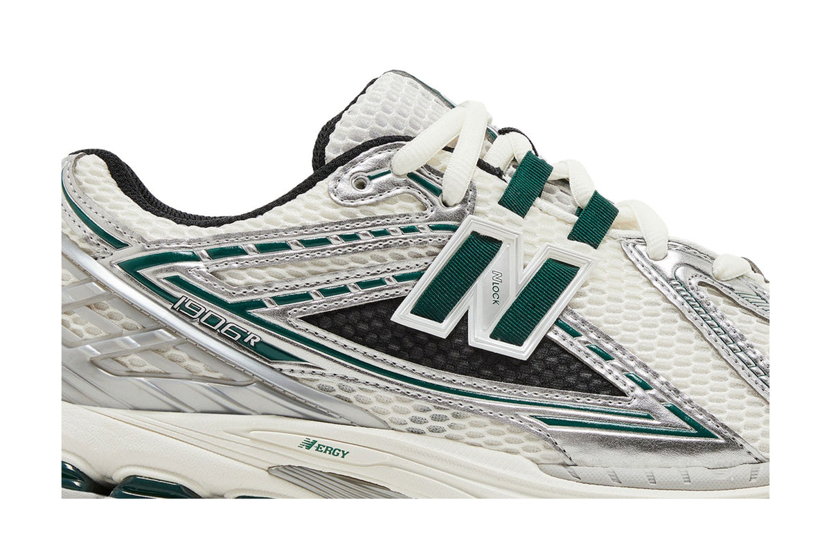 New Balance 1906R Silver Metallic Nightwatch Green sneaker afbeelding 2 - stylecode M1906REU