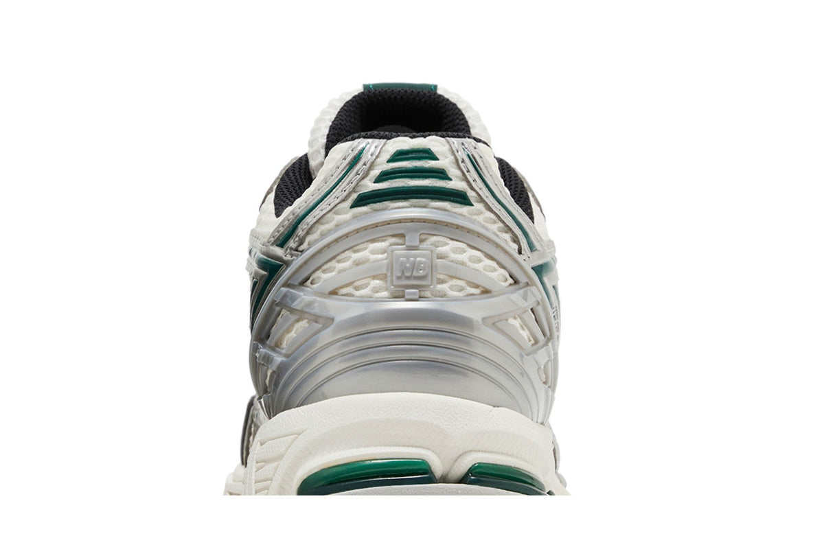 New Balance 1906R Silver Metallic Nightwatch Green sneaker afbeelding 7 - stylecode M1906REU