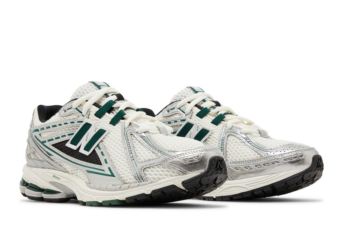 New Balance 1906R Silver Metallic Nightwatch Green sneaker afbeelding 8 - stylecode M1906REU