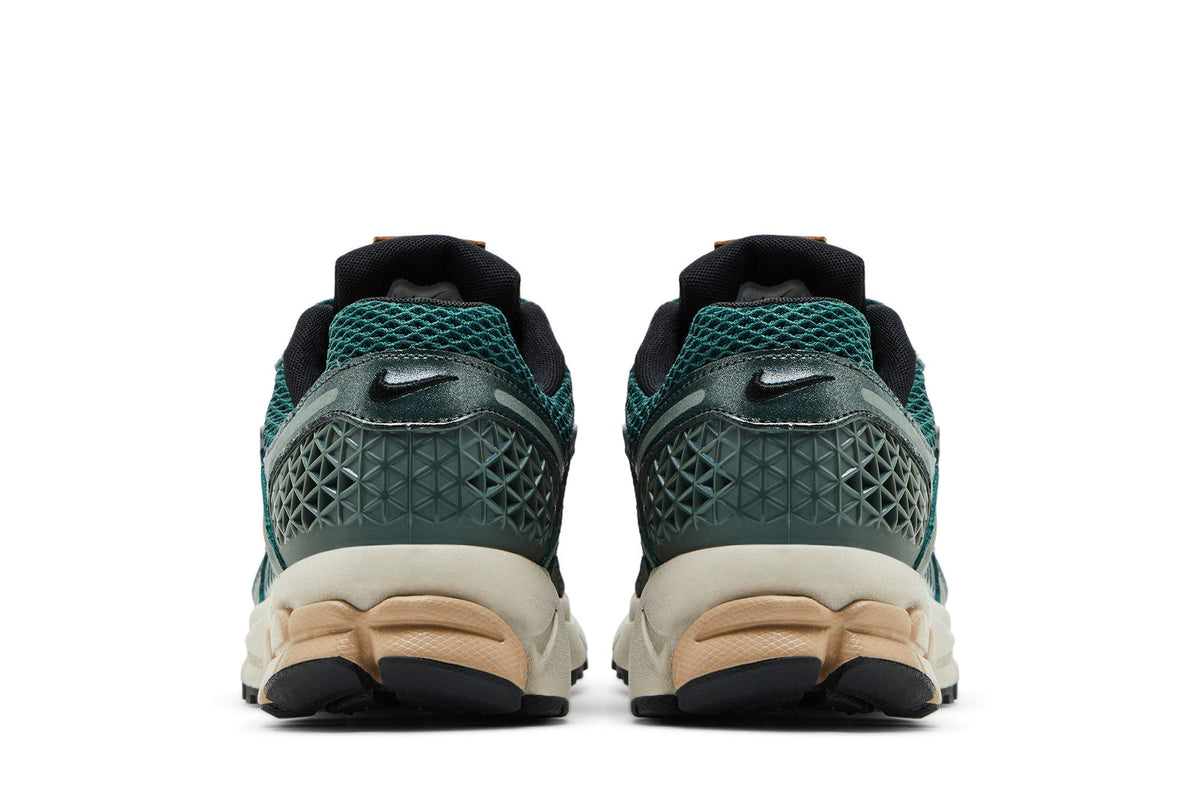 Nike Zoom Vomero 5 Vintage Green Light Orewood Brown Hemp Chrome (Women's) sneaker afbeelding 6 - stylecode FN6742-300