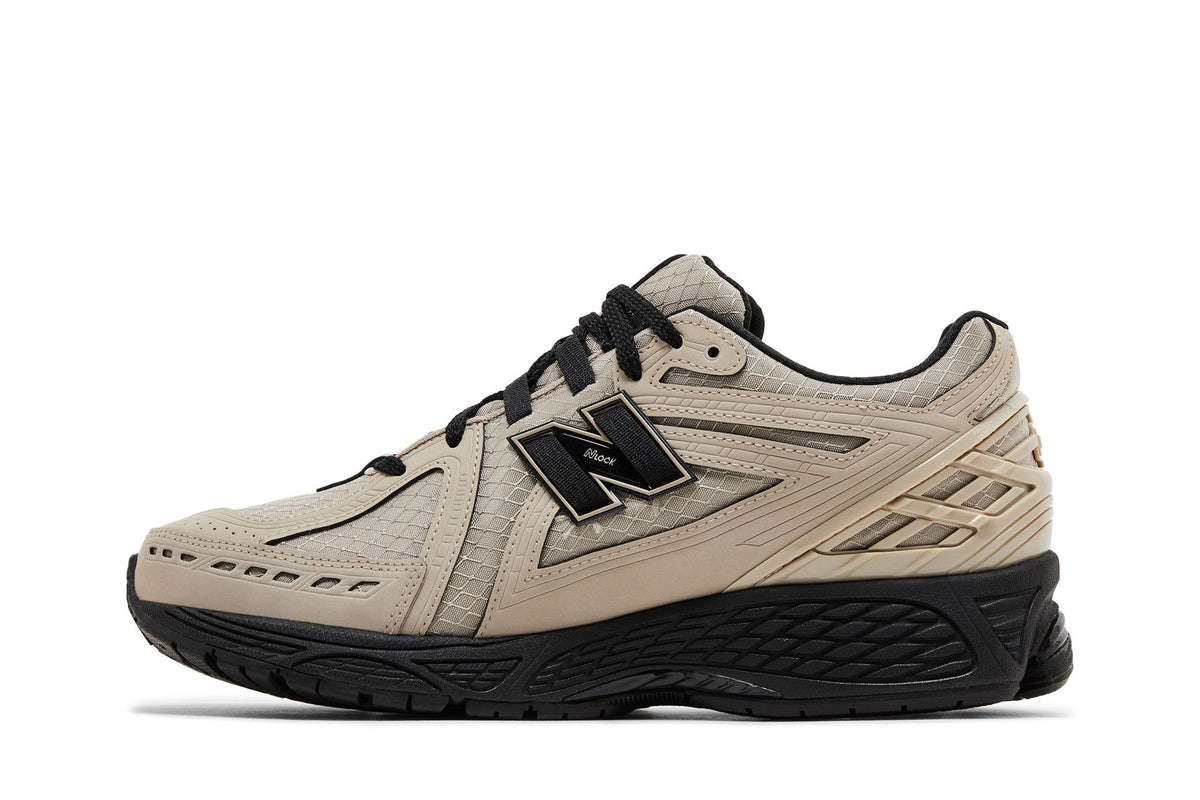 New Balance 1906R Light Mushroom Black sneaker afbeelding 3 - stylecode M1906RJI