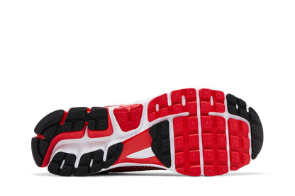 Nike Zoom Vomero 5 Metallic Silver University Red sneaker afbeelding 4 - stylecode HV0926-095