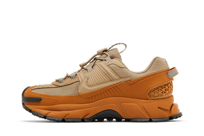 Nike Zoom Vomero 5 Roam Flax (Women's) sneaker afbeelding 3 - stylecode HQ2181-200