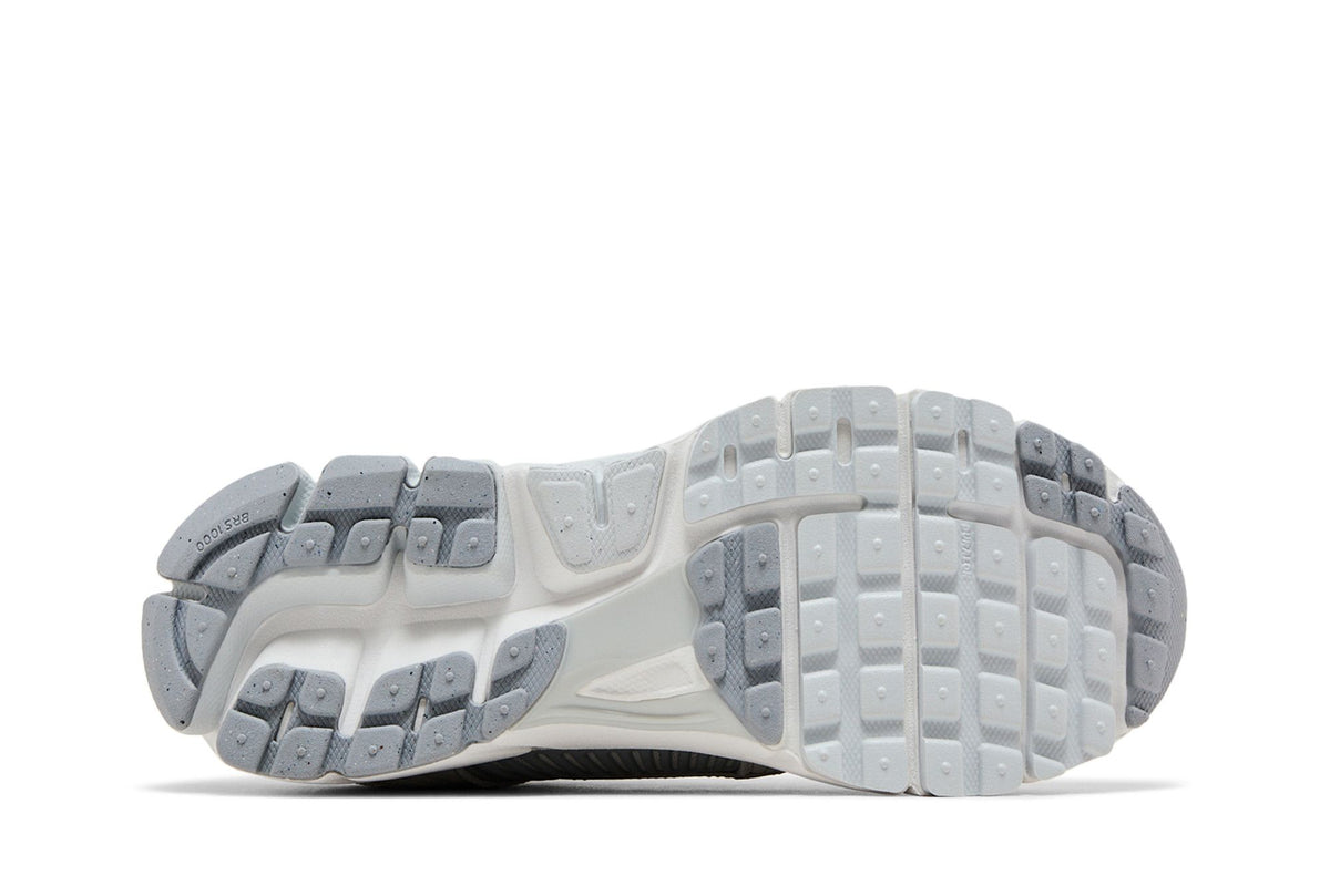 Nike Zoom Vomero 5 Pure Platinum Platinum Tint Wolf Grey Summit White (Women's) sneaker afbeelding 4 - stylecode HQ0458-001