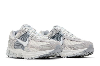 Nike Zoom Vomero 5 Pure Platinum Platinum Tint Wolf Grey Summit White (Women's) sneaker afbeelding 8 - stylecode HQ0458-001