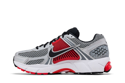 Nike Zoom Vomero 5 Bright Crimson Metallic Silver sneaker afbeelding 3 - stylecode FJ4151-005