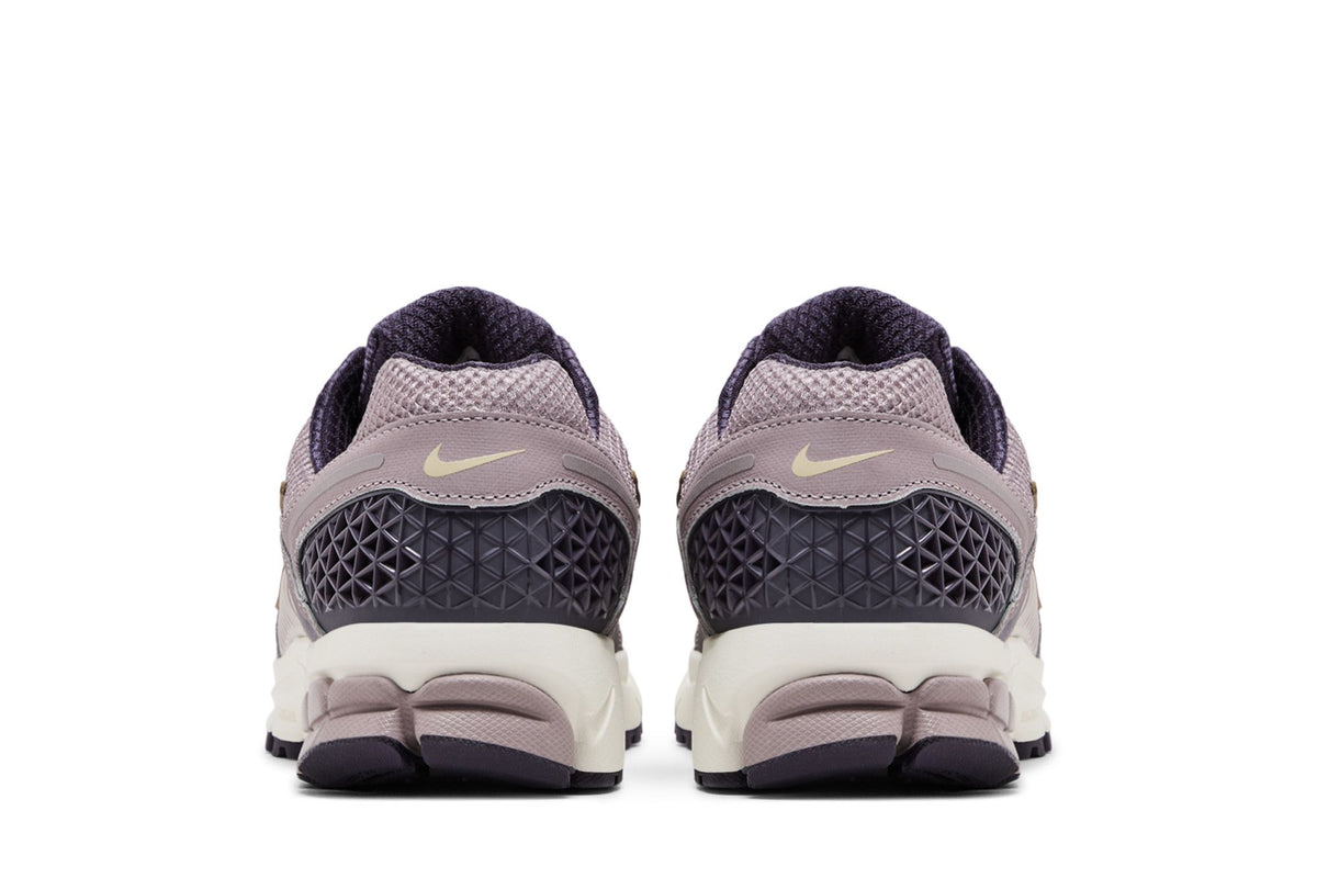 Nike Zoom Vomero 5 Platinum Violet sneaker afbeelding 6 - stylecode HQ3643-019