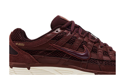 Nike P-6000 SE Dark Pony Metallic Gold sneaker afbeelding 2 - stylecode HF0015-200