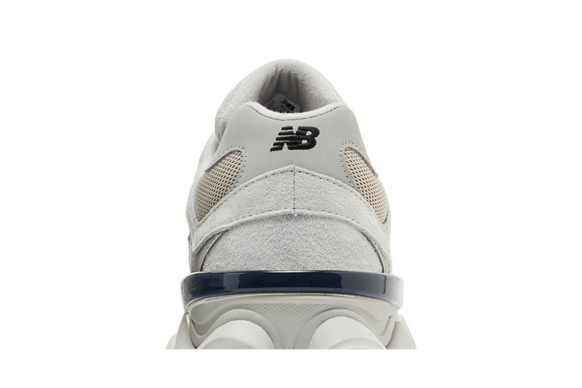 New Balance 9060 Silver Metallic Grey sneaker afbeelding 7 - stylecode U9060JGR