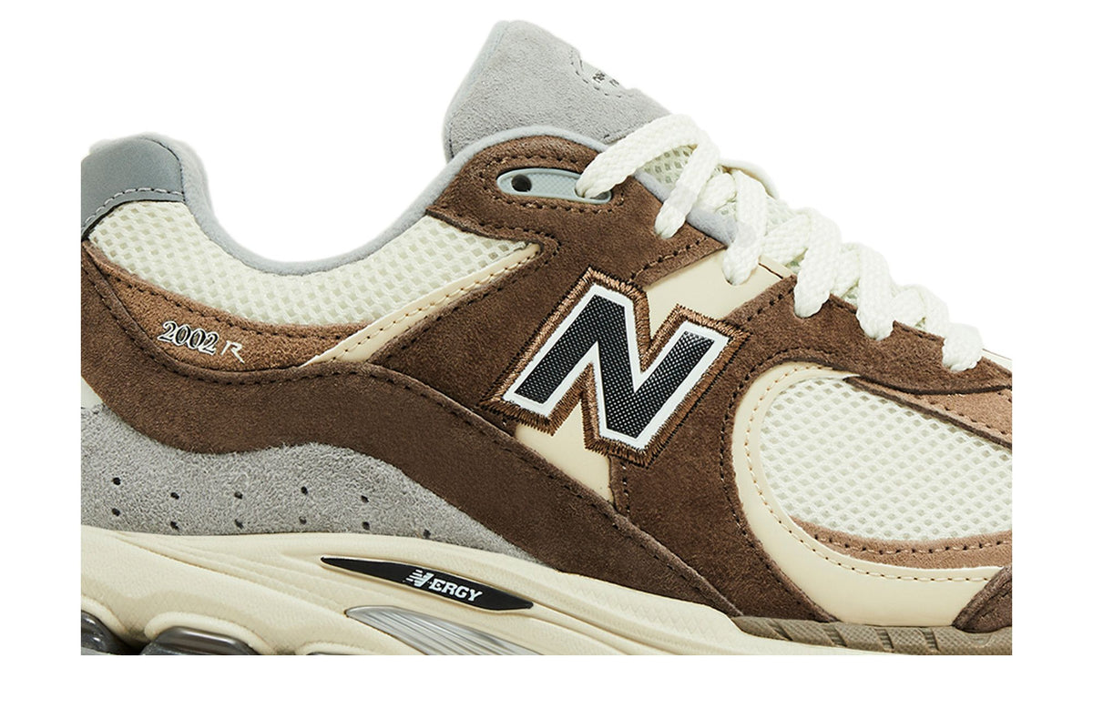 New Balance 2002R Emerging Brown sneaker afbeelding 2 - stylecode M2002RFZ