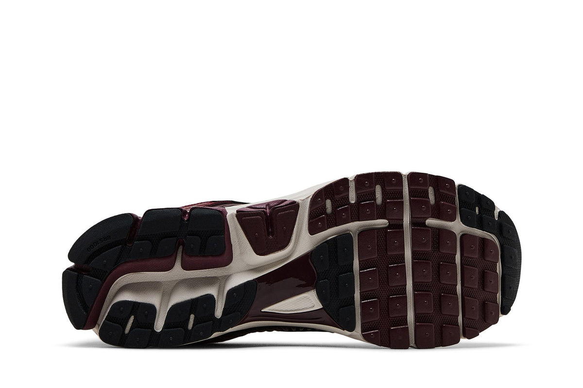 Nike Zoom Vomero 5 Dark Team Red sneaker afbeelding 4 - stylecode HF1553-601