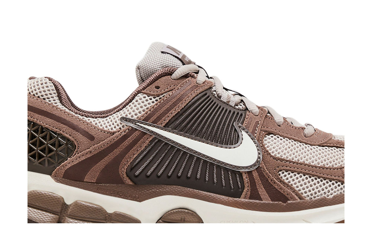 Nike Zoom Vomero 5 Mink Brown sneaker afbeelding 2 - stylecode HF1553-004