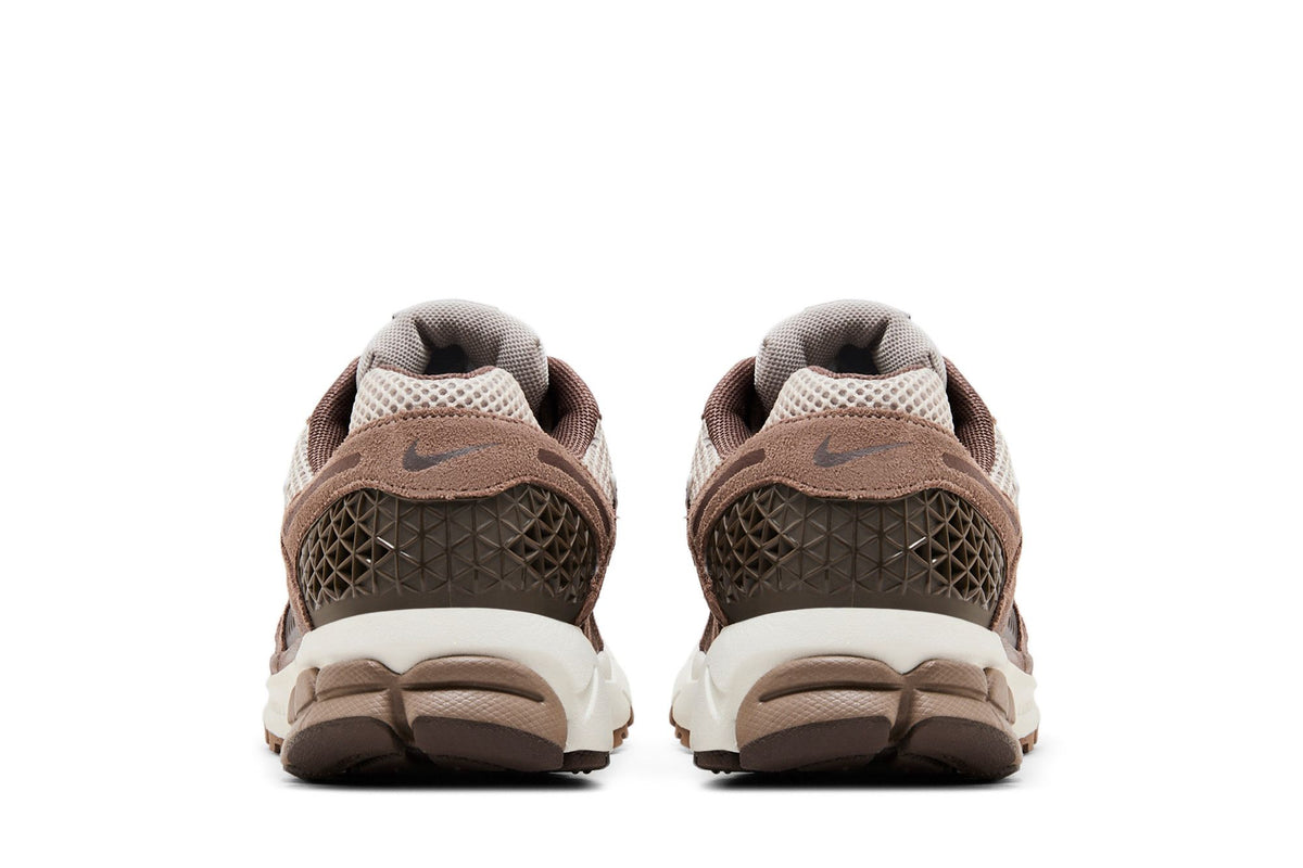 Nike Zoom Vomero 5 Mink Brown sneaker afbeelding 6 - stylecode HF1553-004