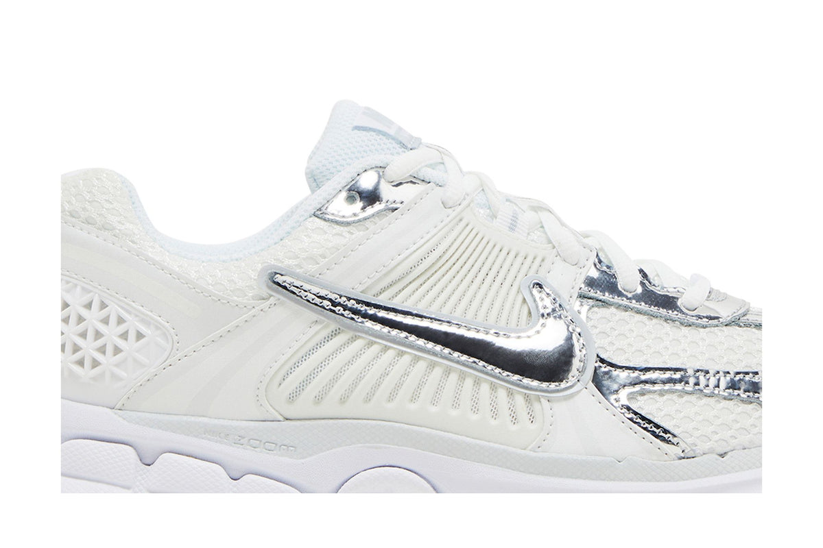 Nike Zoom Vomero 5 Chrome Toe (Women's) sneaker afbeelding 2 - stylecode HF7723-100