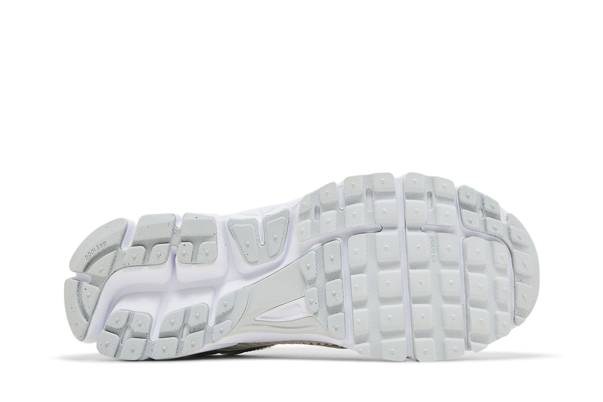 Nike Zoom Vomero 5 Chrome Toe (Women's) sneaker afbeelding 4 - stylecode HF7723-100