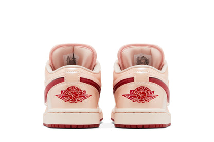 Jordan 1 Low Patent Valentine's Day (Women's) sneaker afbeelding 6 - stylecode HF3174-600