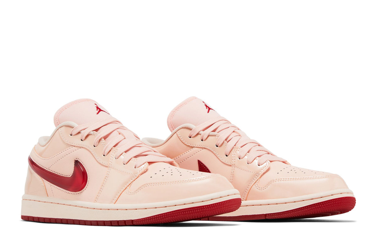 Jordan 1 Low Patent Valentine's Day (Women's) sneaker afbeelding 8 - stylecode HF3174-600