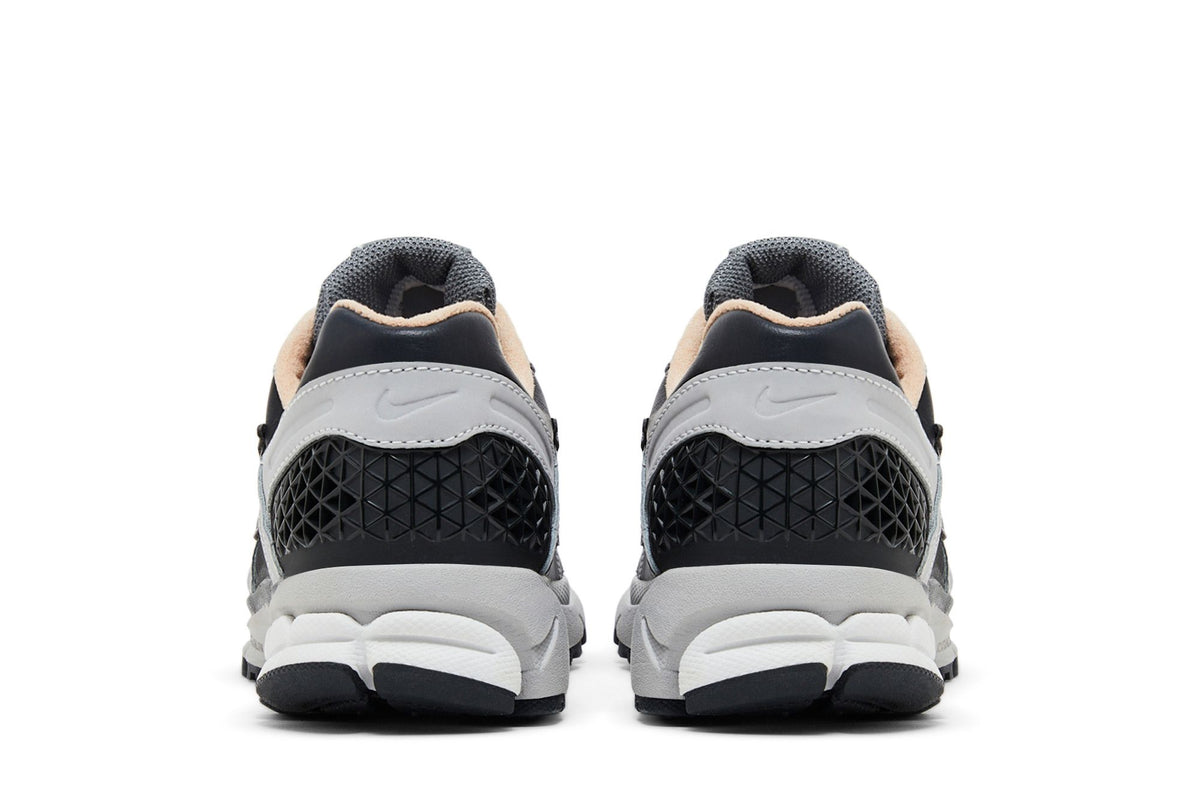 Nike Zoom Vomero 5 Dark Smoke Grey Vachetta sneaker afbeelding 6 - stylecode HV5982-001