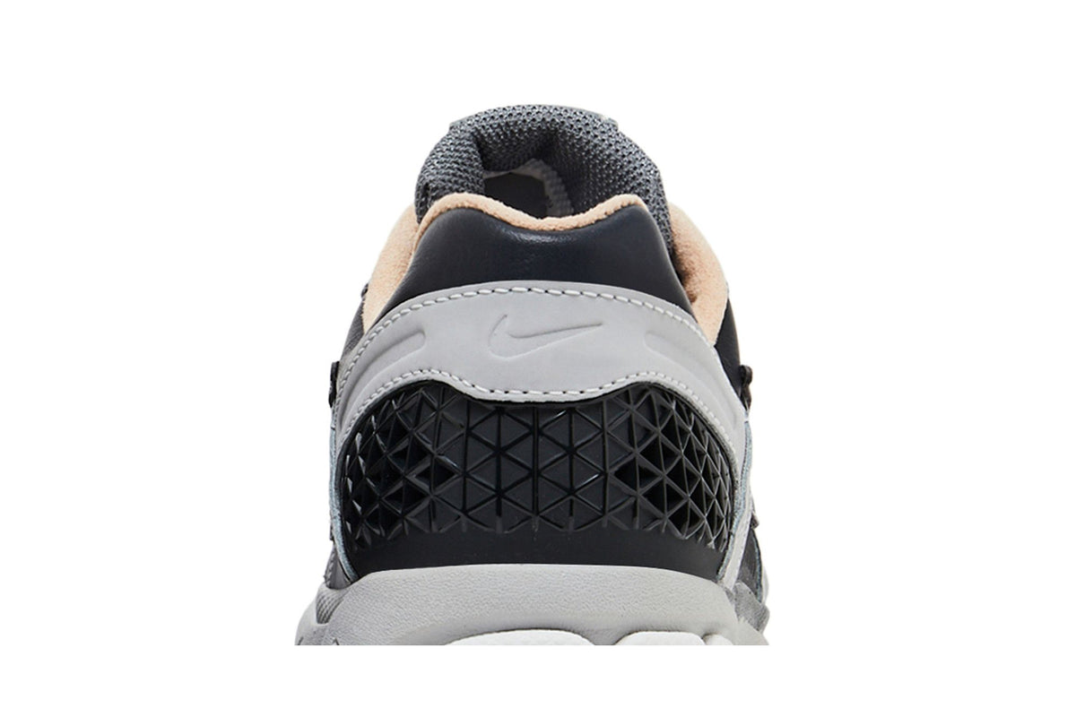 Nike Zoom Vomero 5 Dark Smoke Grey Vachetta sneaker afbeelding 7 - stylecode HV5982-001
