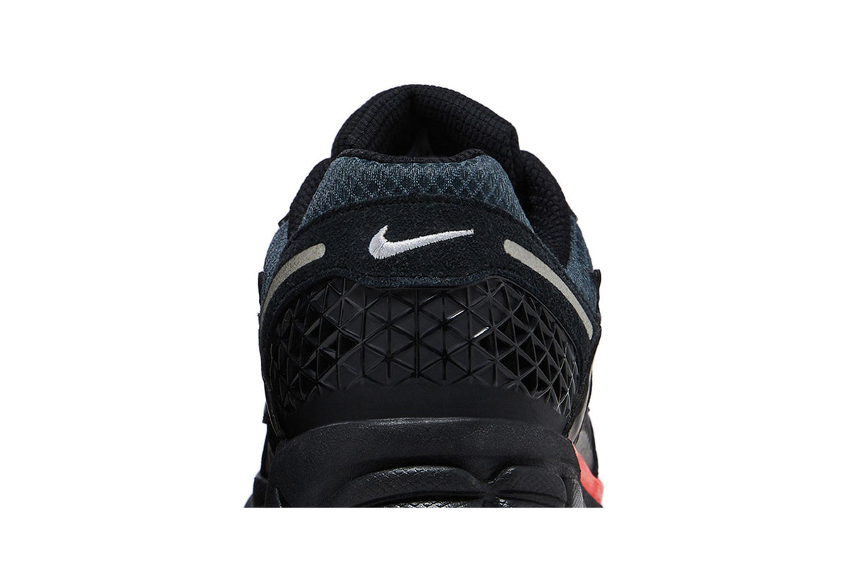 Nike Zoom Vomero 5 Black Metallic University Red sneaker afbeelding 7 - stylecode HV2527-002