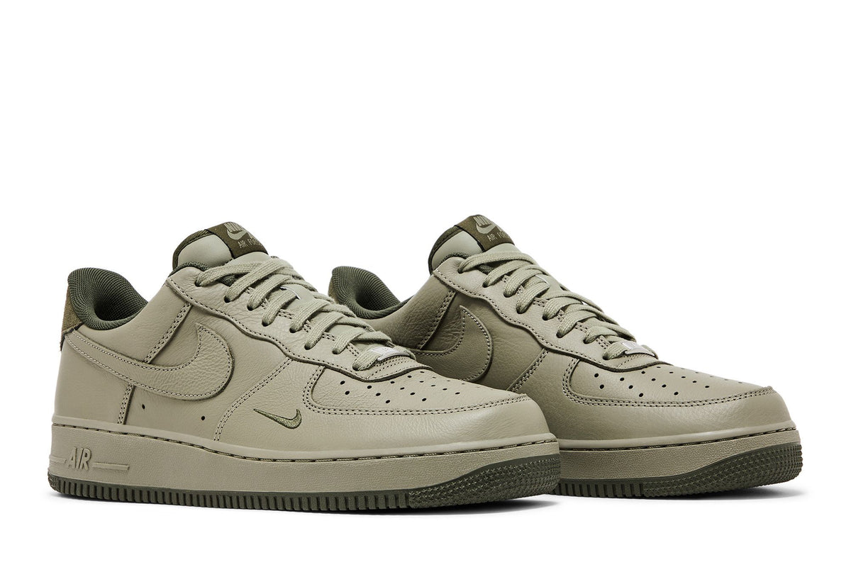 Nike Air Force 1 Low '07 LV8 Light Army Cargo Khaki sneaker afbeelding 8 - stylecode HM9483-300