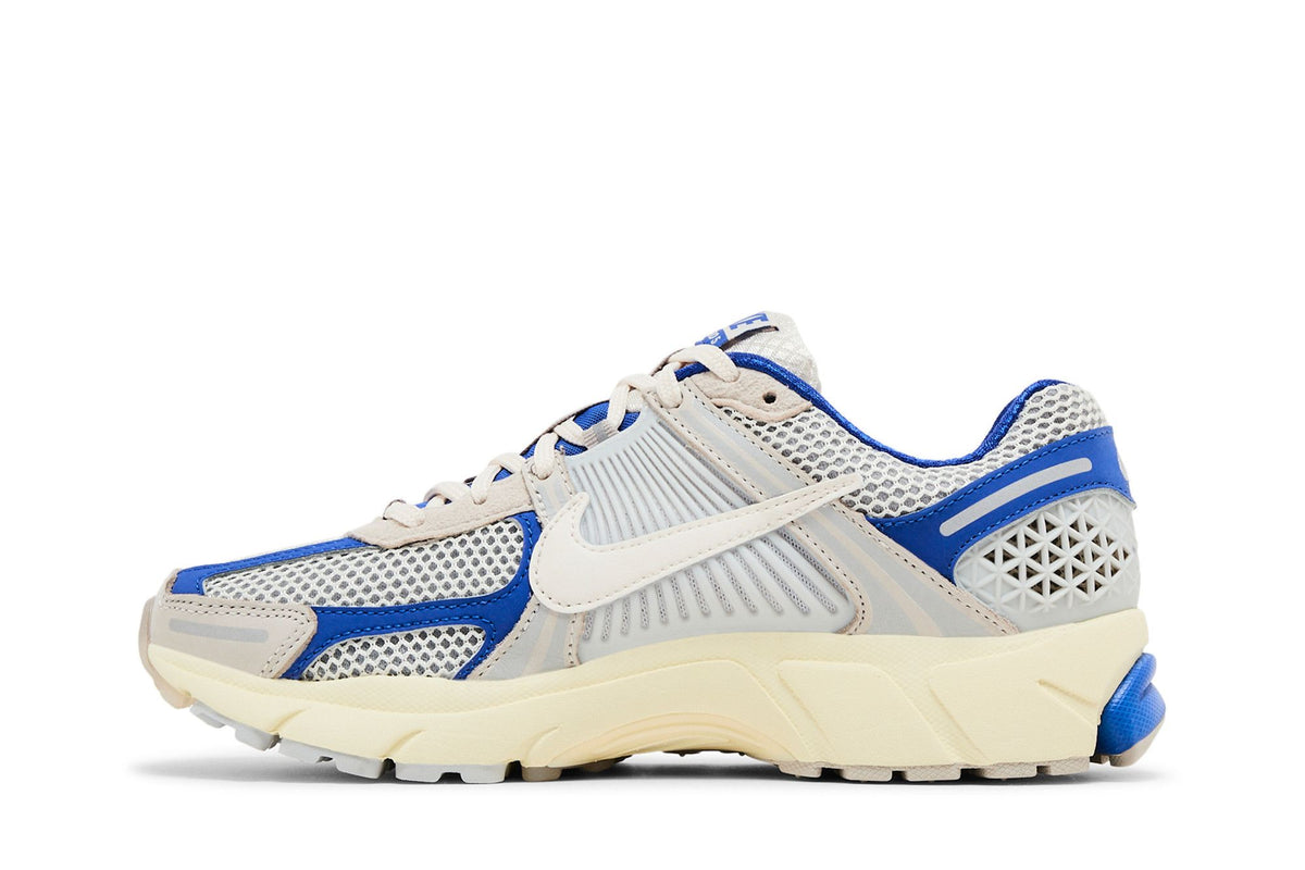 Nike Zoom Vomero 5 Coconut Milk Game Royal (Women's) sneaker afbeelding 3 - stylecode IB4368-480