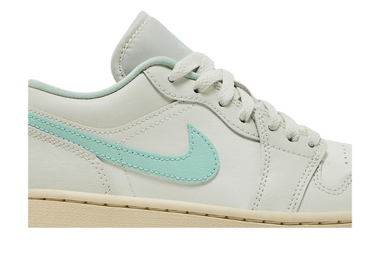 Jordan 1 Low Sail Igloo (Women's) sneaker afbeelding 2 - stylecode DC0774-134