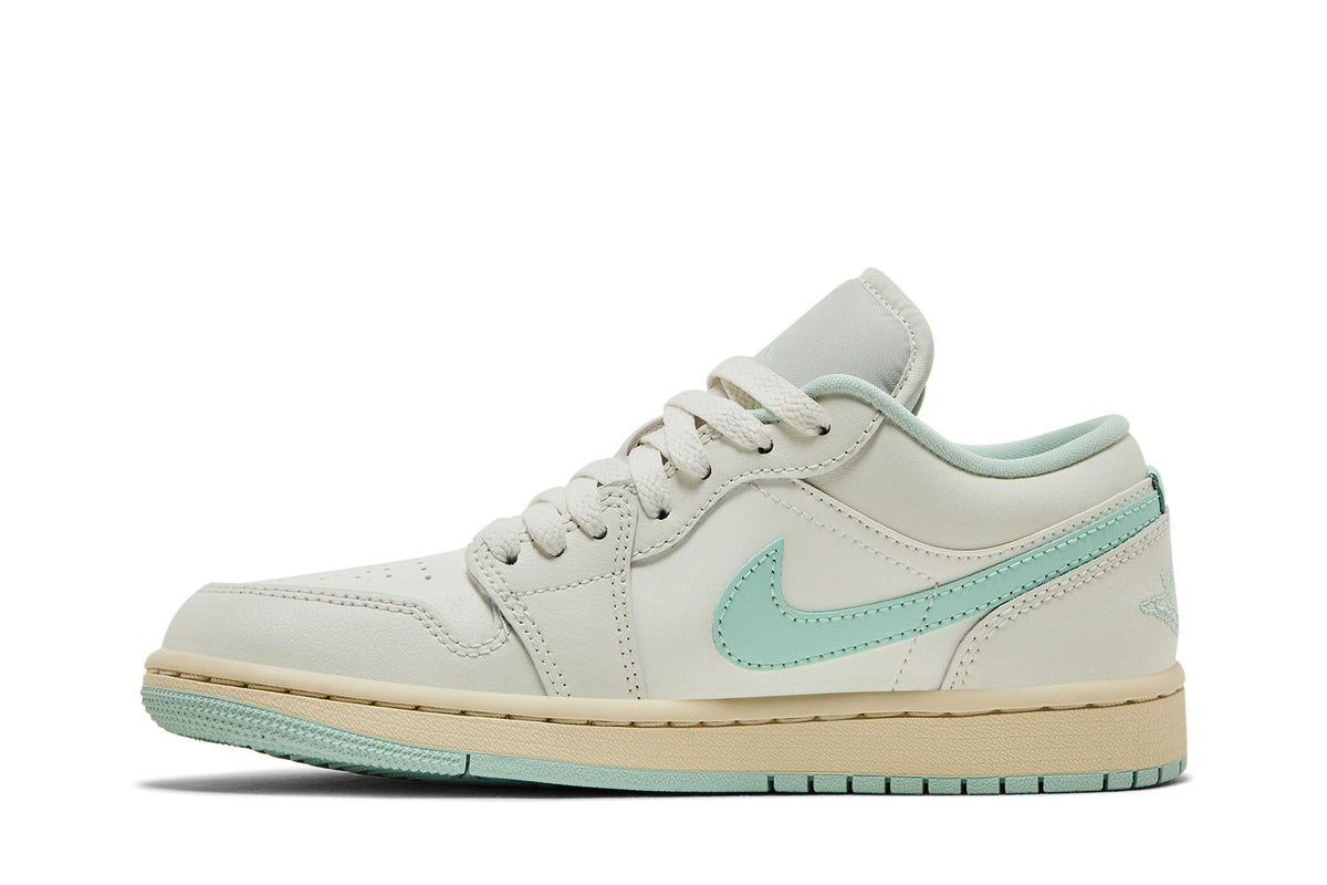 Jordan 1 Low Sail Igloo (Women's) sneaker afbeelding 3 - stylecode DC0774-134