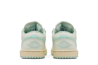 Jordan 1 Low Sail Igloo (Women's) sneaker afbeelding 6 - stylecode DC0774-134