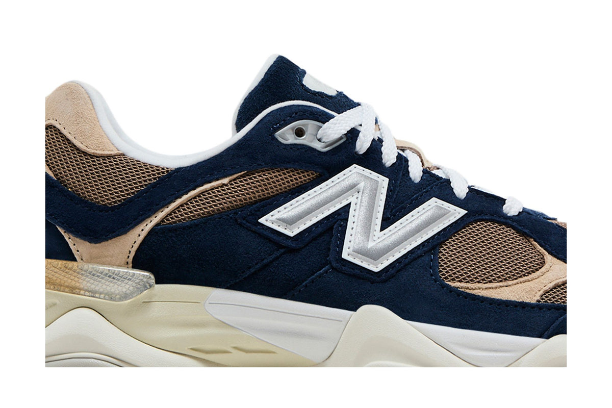 New Balance 9060 Navy Mushroom sneaker afbeelding 2 - stylecode U9060LBB