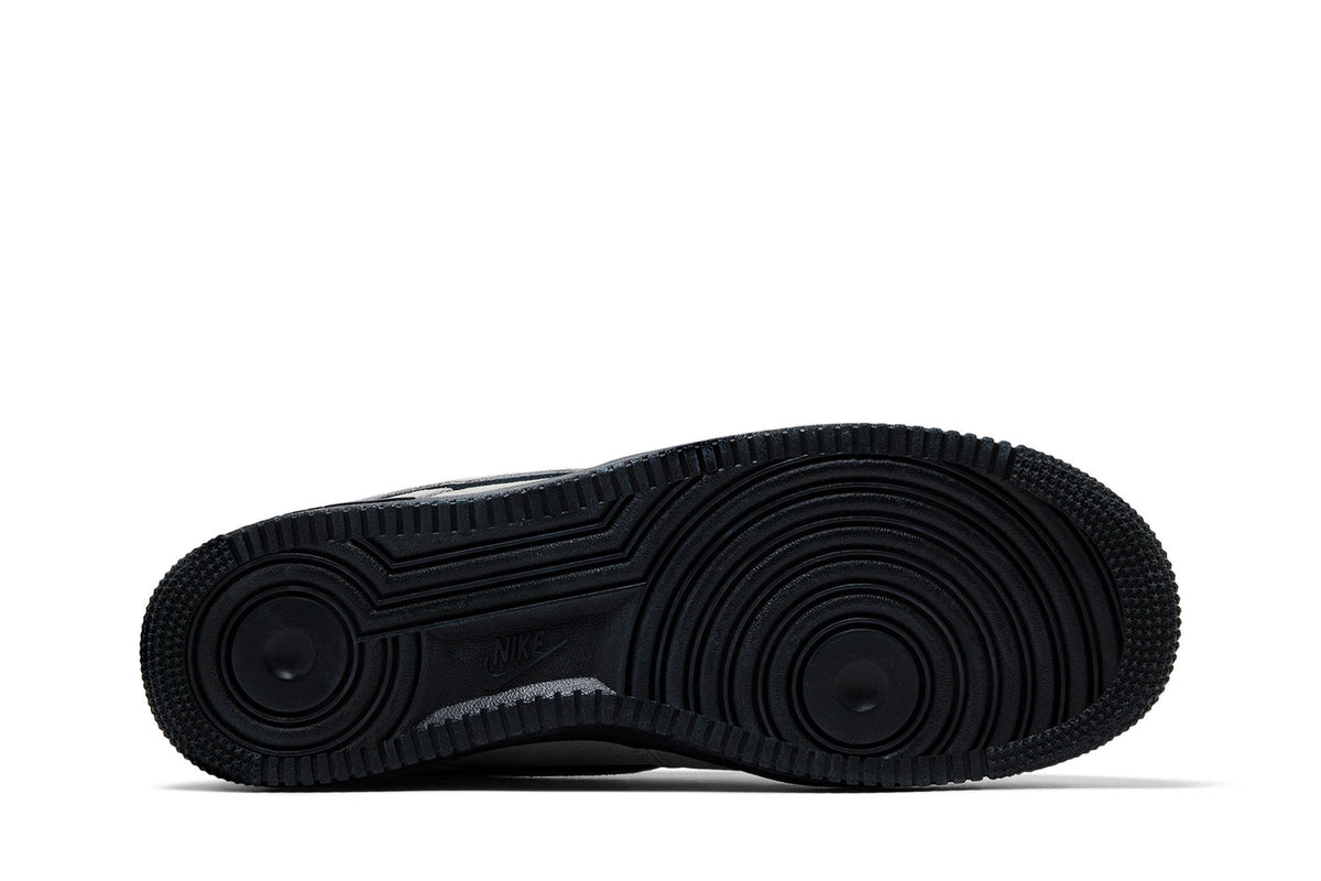 Nike Air Force 1 Low '07 LV8 Light Smoke Grey Suede Black sneaker afbeelding 4 - stylecode HQ1966-001