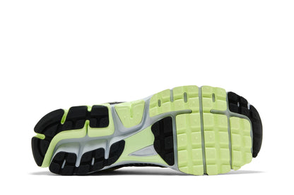 Nike Zoom Vomero 5 Barely Volt sneaker afbeelding 4 - stylecode HF1553-700