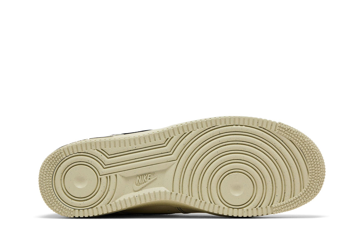 Nike Air Force 1 Low '07 LV8 Light Khaki Black sneaker afbeelding 4 - stylecode HQ2037-200