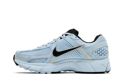 Nike Zoom Vomero 5 Blue Tint Platinum Tint Metallic Platinum Black (Women's) sneaker afbeelding 3 - stylecode FJ2028-401