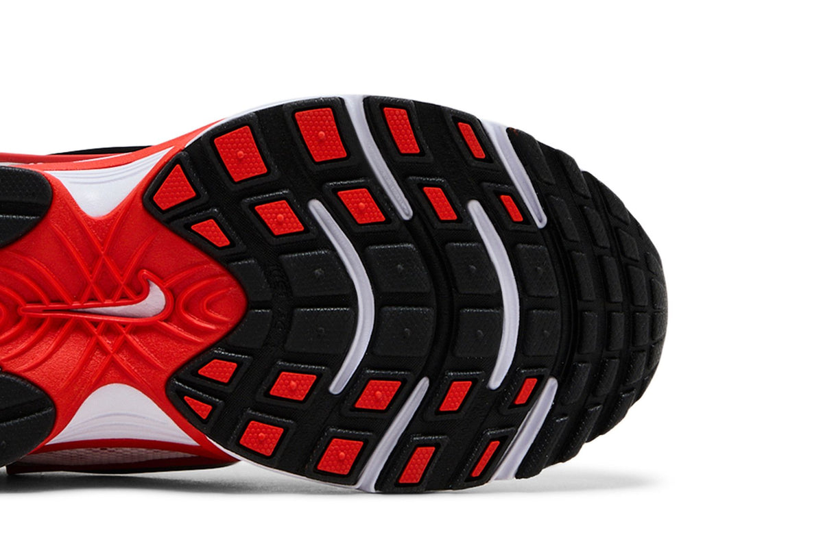 Nike V5 RNR White Picante Red Vast Grey Black (Women's) sneaker afbeelding 5 - stylecode HQ7901-100