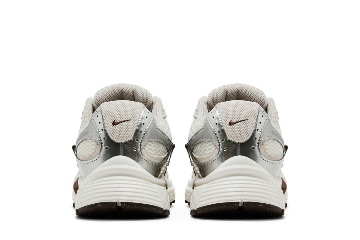 Nike V5 RNR Sail Fauna Brown Phantom Light Orewood Brown (Women's) sneaker afbeelding 6 - stylecode HQ7901-102