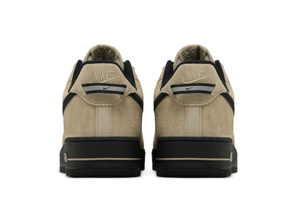 Nike Air Force 1 Low '07 LV8 Desert Khaki Black sneaker afbeelding 6 - stylecode HV6526-200