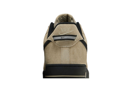 Nike Air Force 1 Low '07 LV8 Desert Khaki Black sneaker afbeelding 7 - stylecode HV6526-200