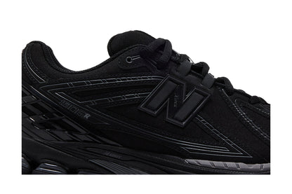 New Balance 1906R Triple Black sneaker afbeelding 2 - stylecode U1906RJB