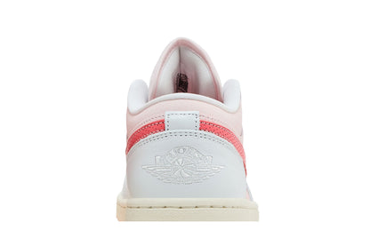 Jordan 1 Low SE Strawberry Milkshake (Women's) sneaker afbeelding 7 - stylecode IB8156-133