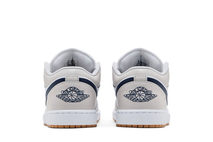 Jordan 1 Low Midnight Navy Neutral Grey sneaker afbeelding 6 - stylecode 553558-146