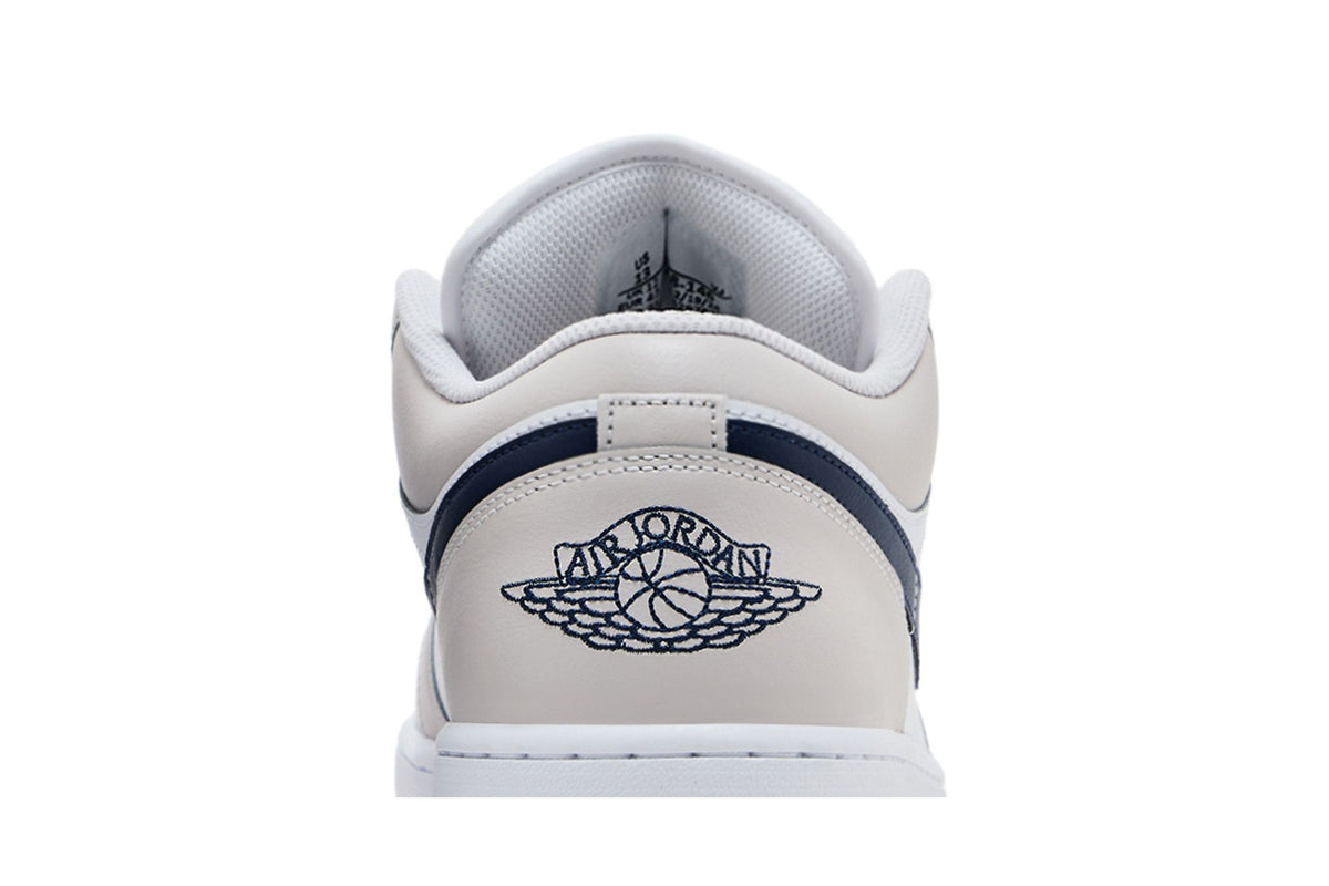 Jordan 1 Low Midnight Navy Neutral Grey sneaker afbeelding 7 - stylecode 553558-146