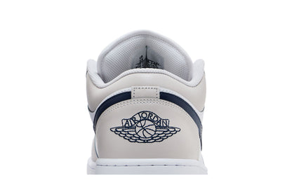 Jordan 1 Low Midnight Navy Neutral Grey sneaker afbeelding 7 - stylecode 553558-146
