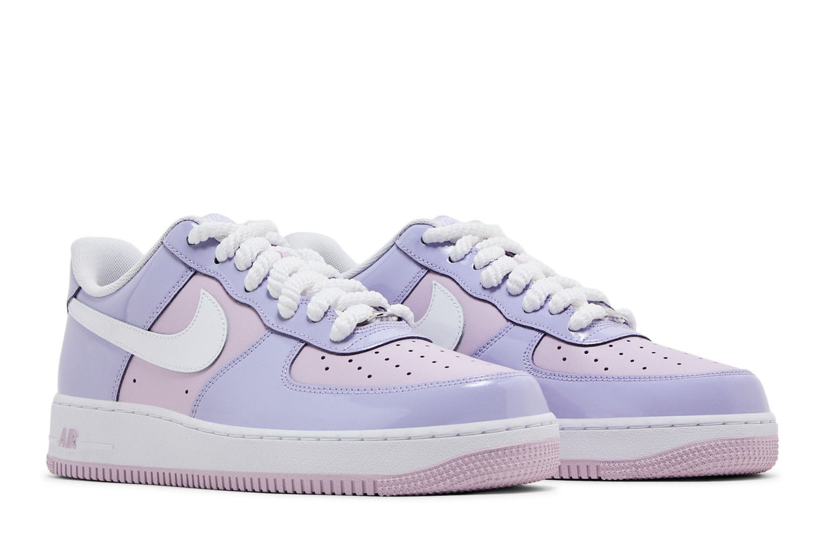 Nike Air Force 1 Low '07 LV8 Hydrangeas Patent sneaker afbeelding 8 - stylecode HV9405-500