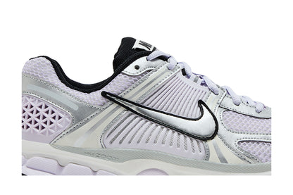 Nike Zoom Vomero 5 Barely Grape Photon Dust Summit White Metallic Silver (Women's) sneaker afbeelding 2 - stylecode IB7253-50